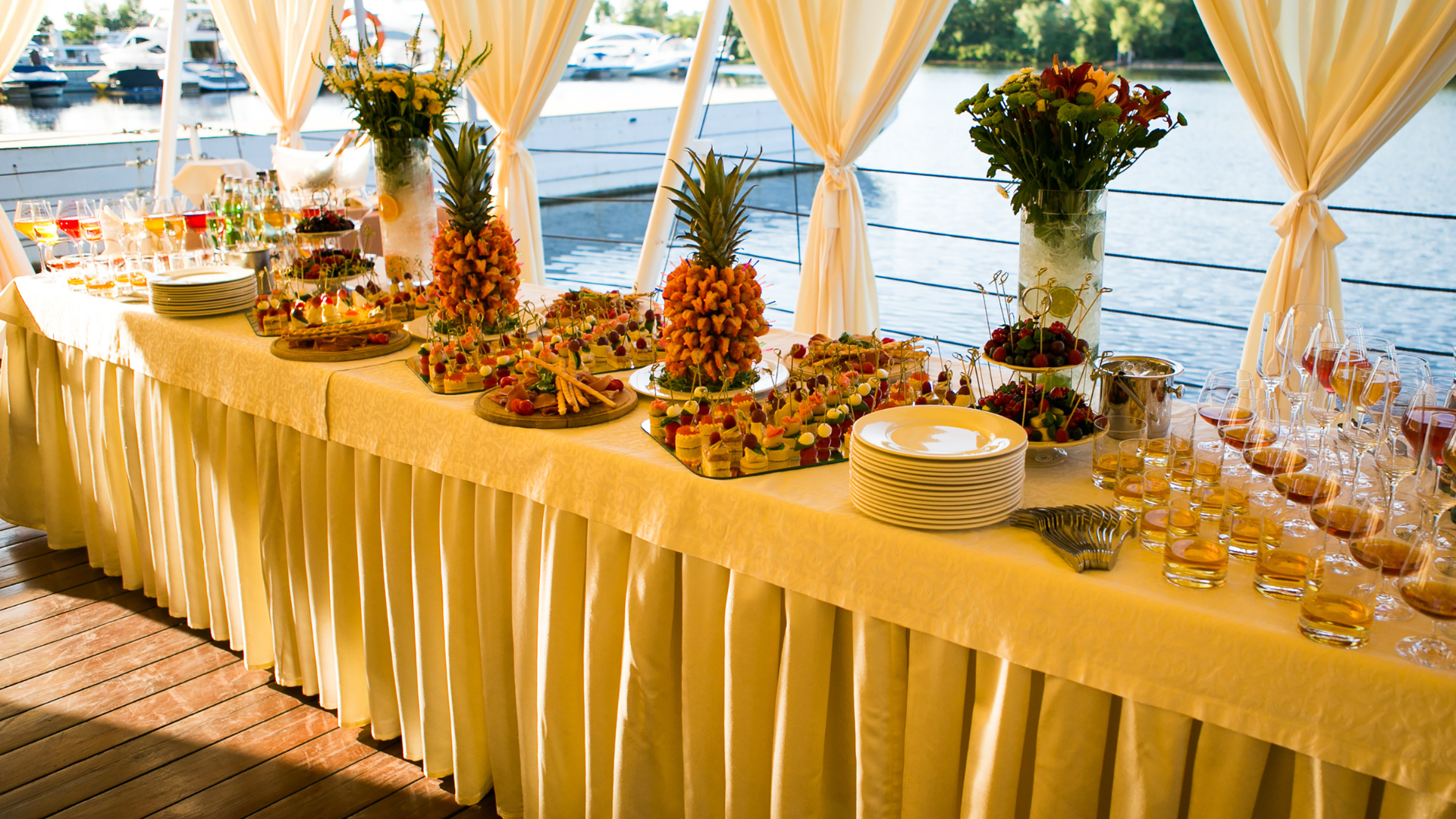 MD - Impress Guests with Unique Menu party catering setup